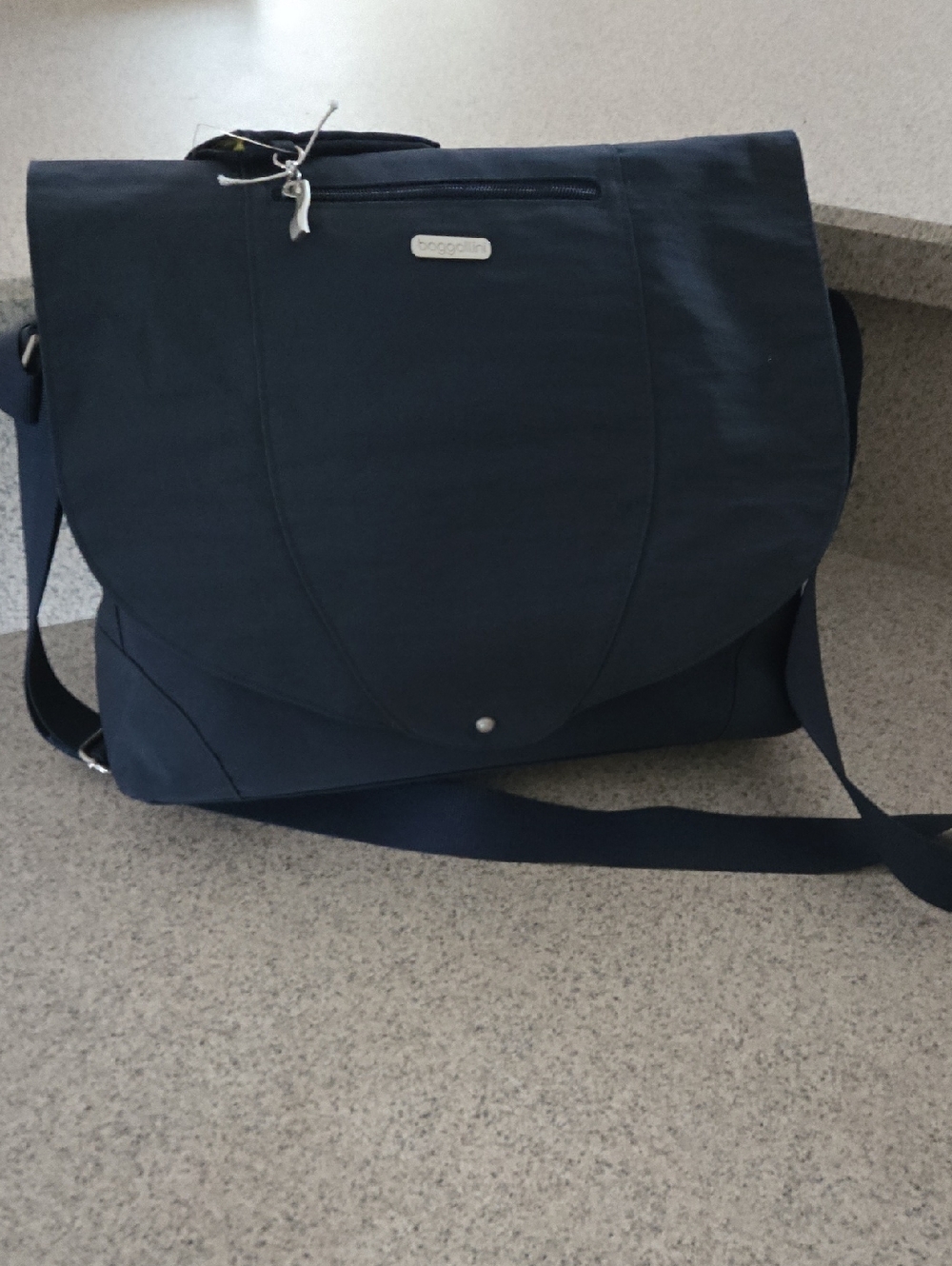 Baggallini Navy Blue Messenger Bag with Bonus Purse & Adjustable Strap.